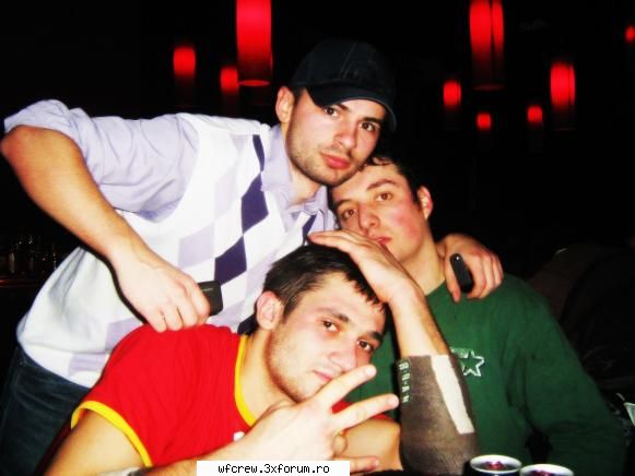 ...3 doamne si toti 3 :) breakdance pics